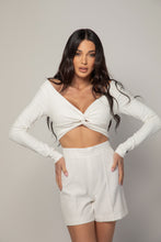 Заредете изображение във визуализатора на галерията – Naomi Off Shoulder Crop Top