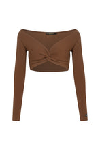 Заредете изображение във визуализатора на галерията – Naomi Off Shoulder Crop Top в цвят коняк - дамски топ с открити рамене DENIZZIA, предна част
