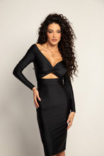 Заредете изображение във визуализатора на галерията – Megan Off Shoulder Midi Dress
