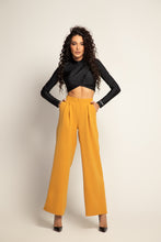 Заредете изображение във визуализатора на галерията – Khloe crop top
