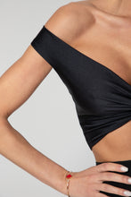 Заредете изображение във визуализатора на галерията – Irina Off Shoulder Crop Top

